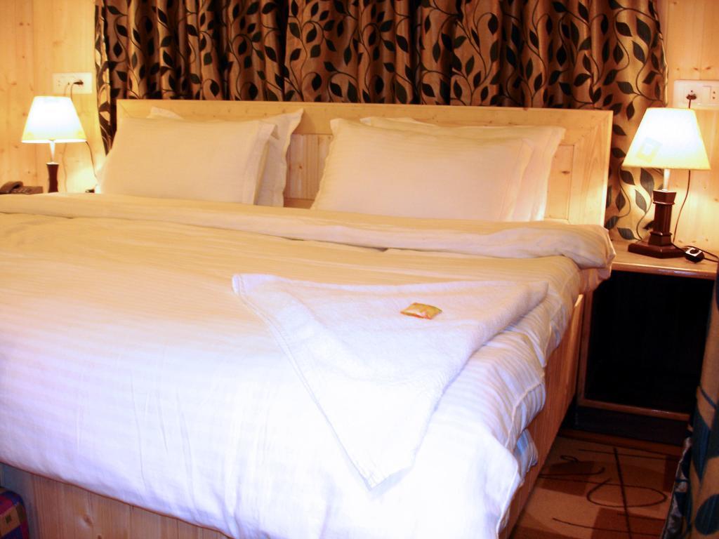 Ikraam Inn Bed & Breakfast Srinagar  Phòng bức ảnh