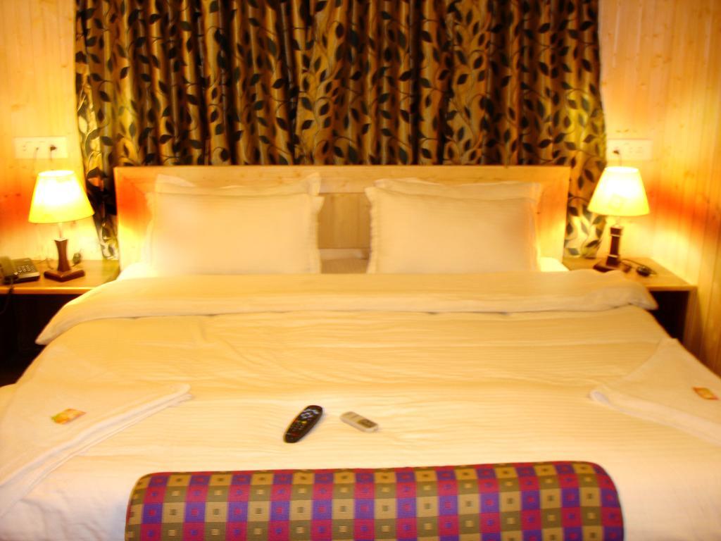 Ikraam Inn Bed & Breakfast Srinagar  Phòng bức ảnh