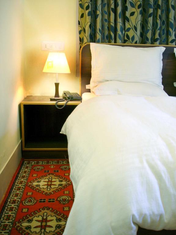 Ikraam Inn Bed & Breakfast Srinagar  Phòng bức ảnh